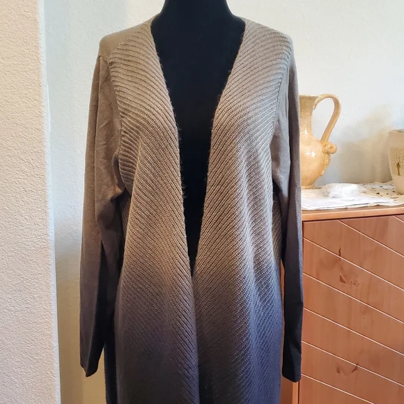 Gray and black ombre cardigan - Picture 7 of 12